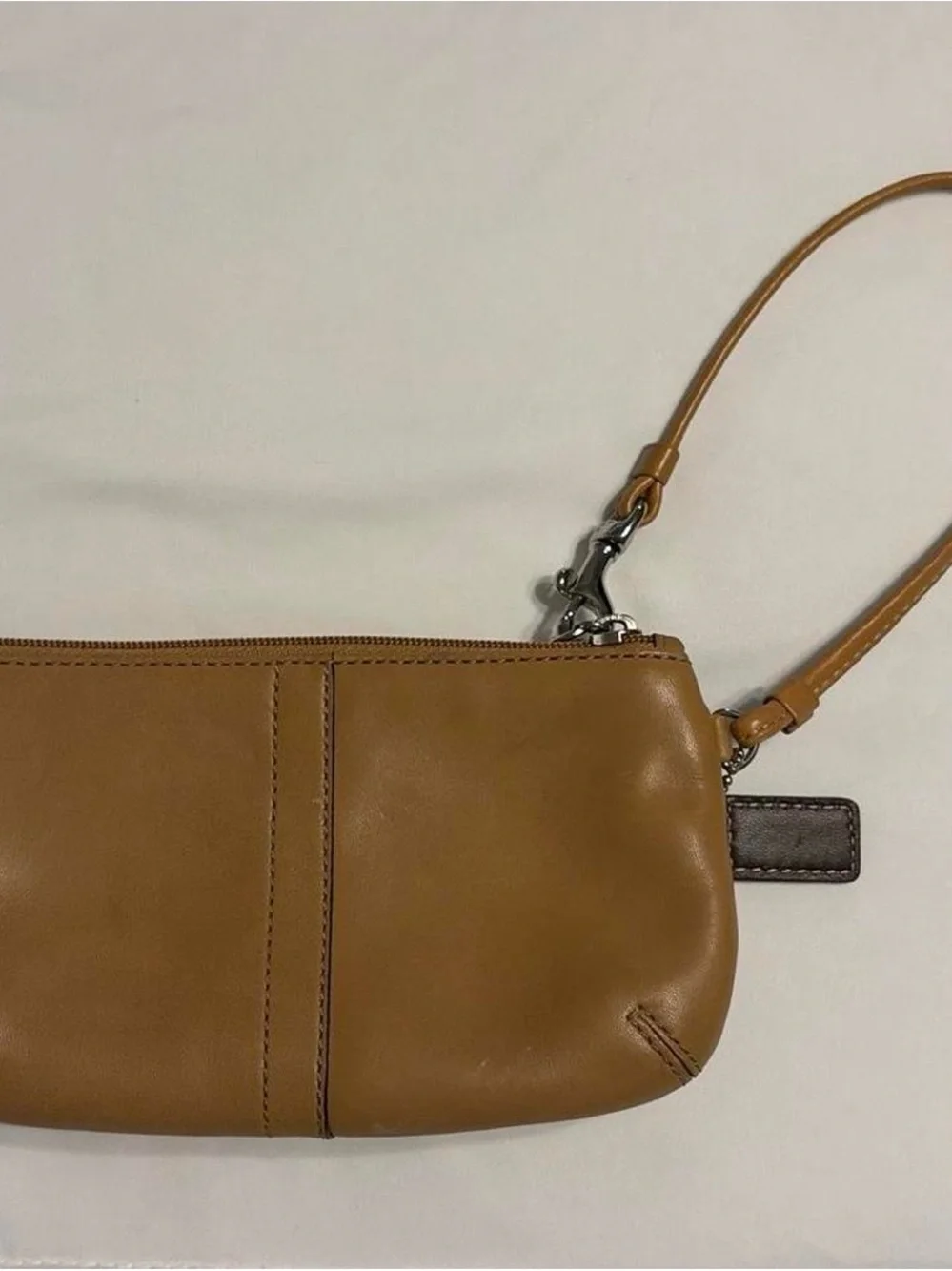 Coach compact tan